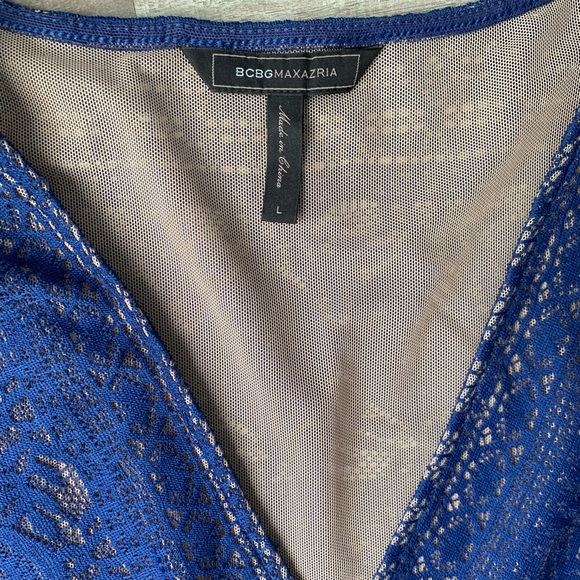 BCBG Asymmetrical top size Large. - Picture 2 of 6